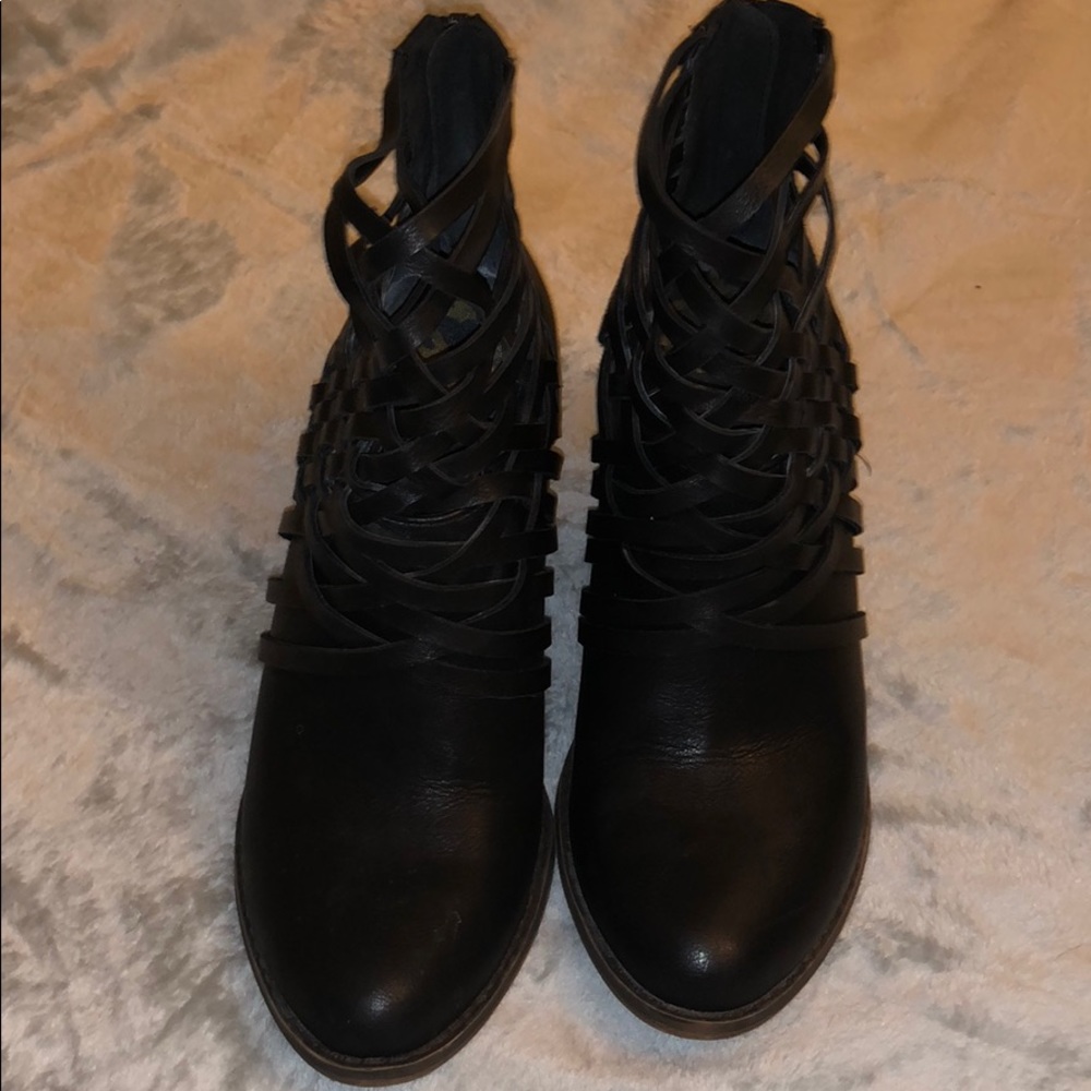 Fergalicious size 10 leather booties